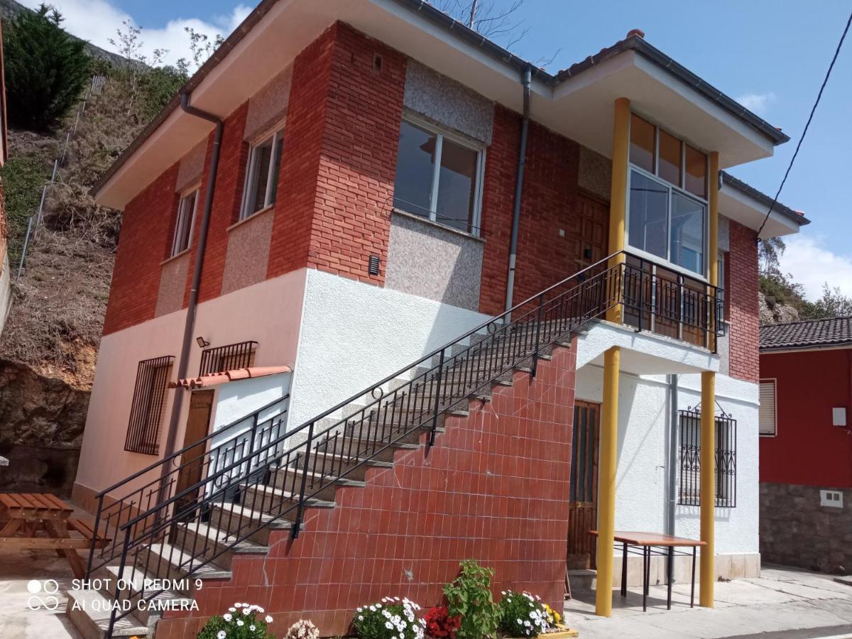 הוילה אריונדס Casa Sella Asturias מראה חיצוני תמונה